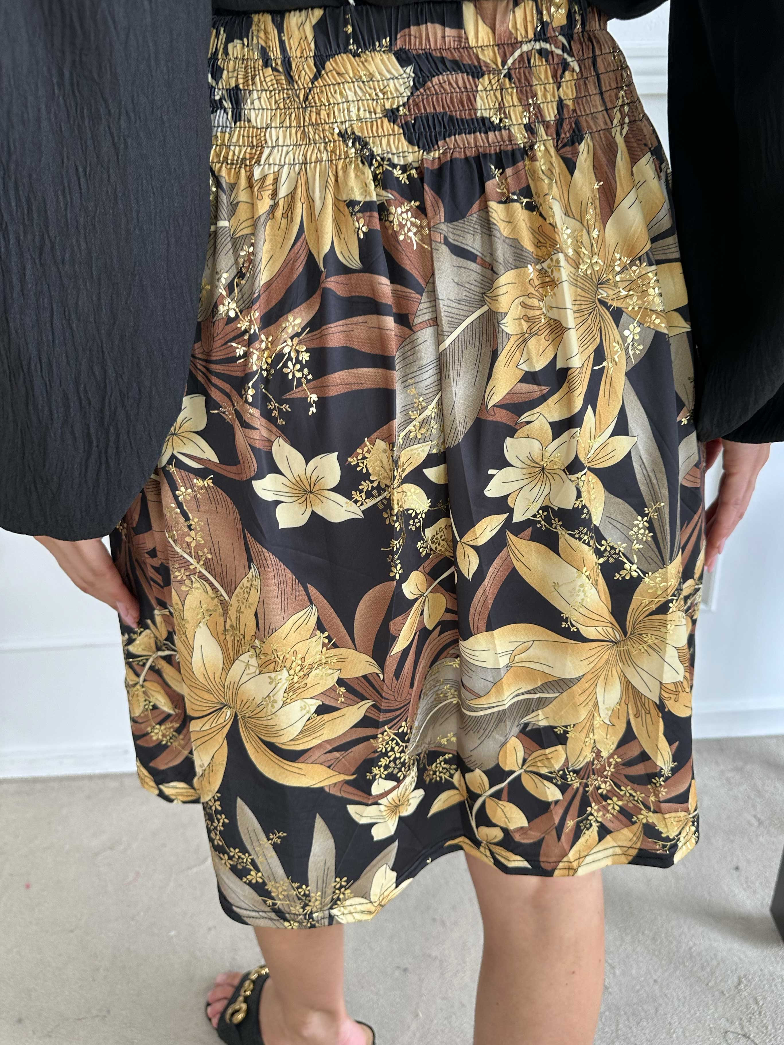 Pams Short Skirt - Kort nederdel i krølfrit stof med lommer